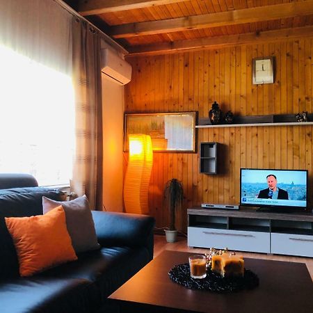 Adella Apartment ซาราเยโว ภายนอก รูปภาพ