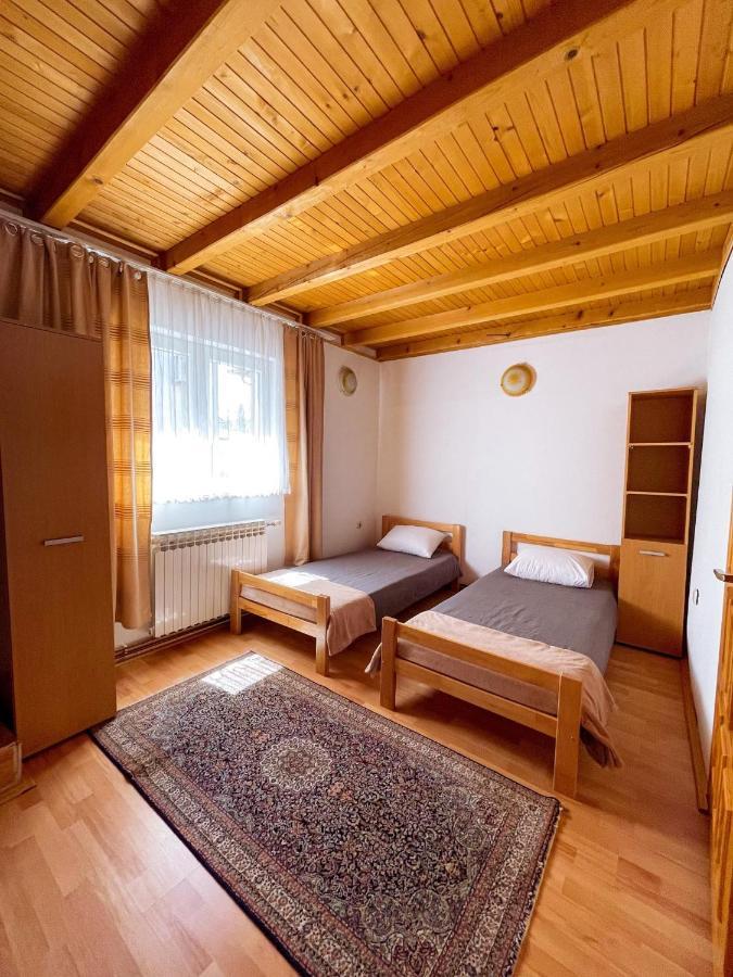 Adella Apartment ซาราเยโว ภายนอก รูปภาพ