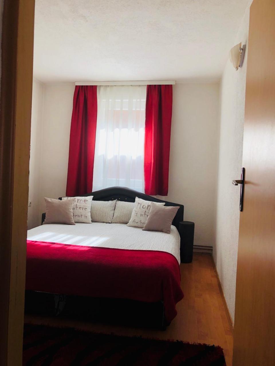 Adella Apartment ซาราเยโว ภายนอก รูปภาพ