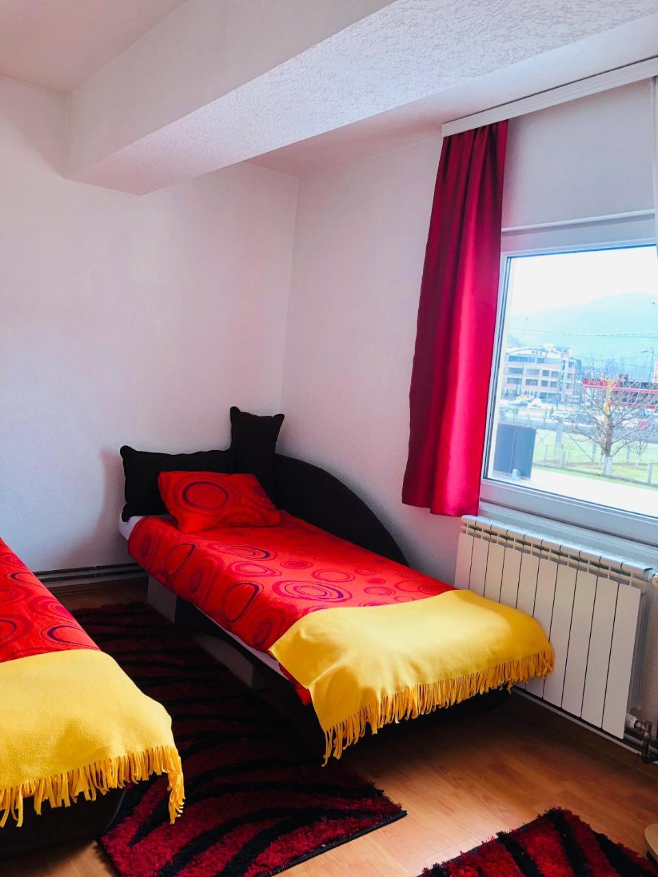 Adella Apartment ซาราเยโว ภายนอก รูปภาพ