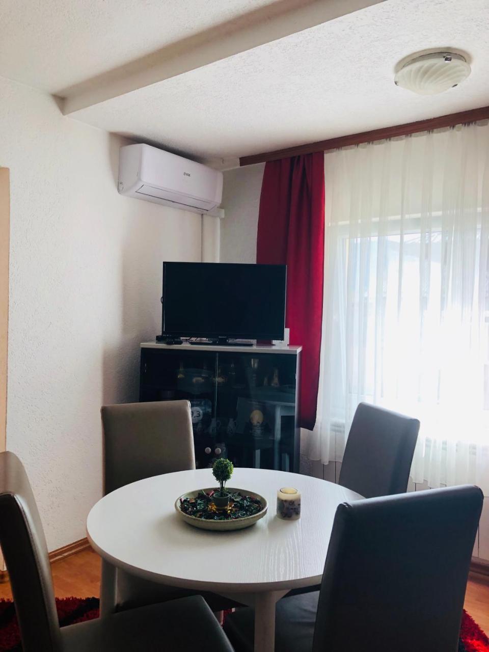 Adella Apartment ซาราเยโว ภายนอก รูปภาพ