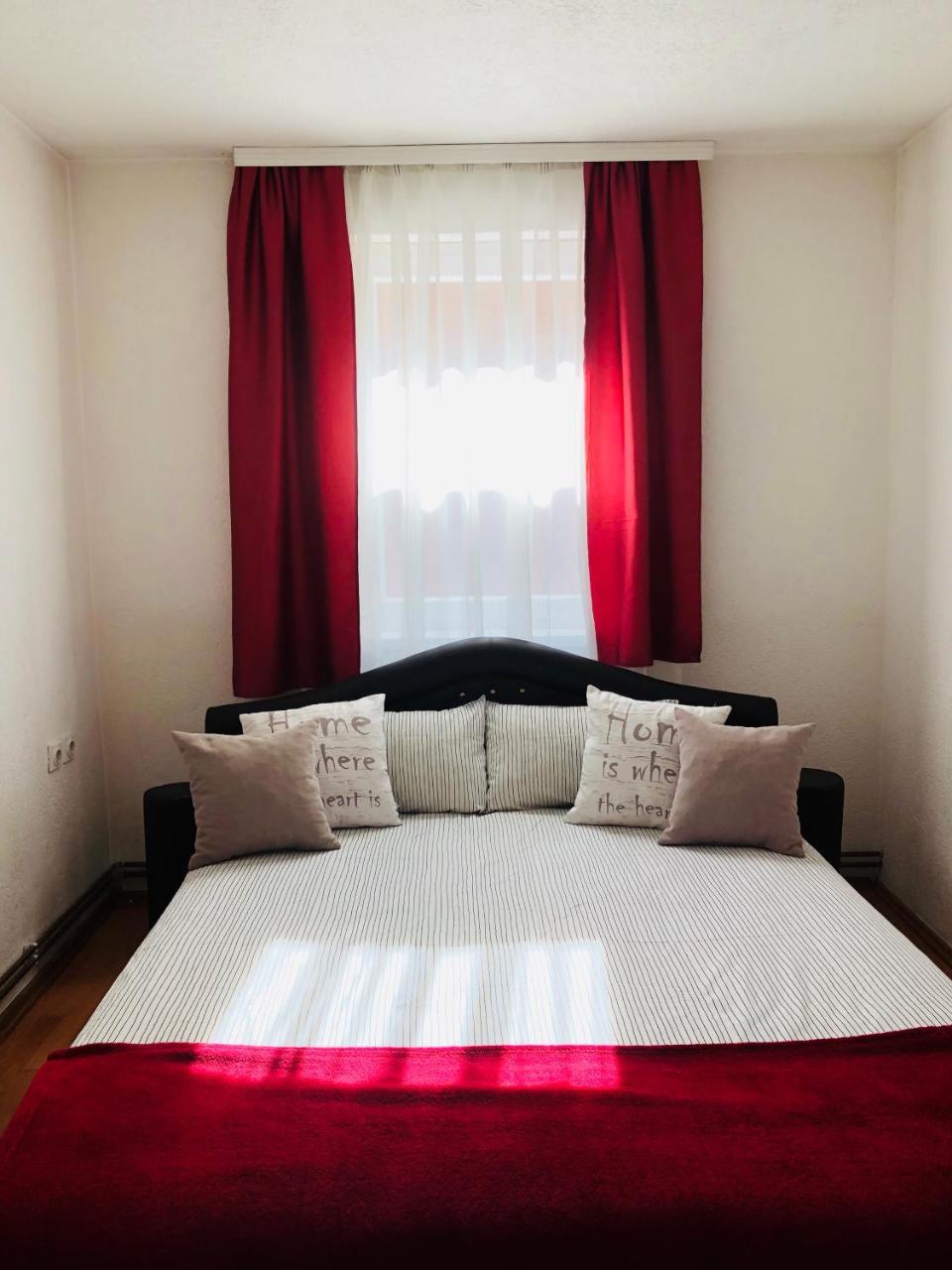 Adella Apartment ซาราเยโว ภายนอก รูปภาพ