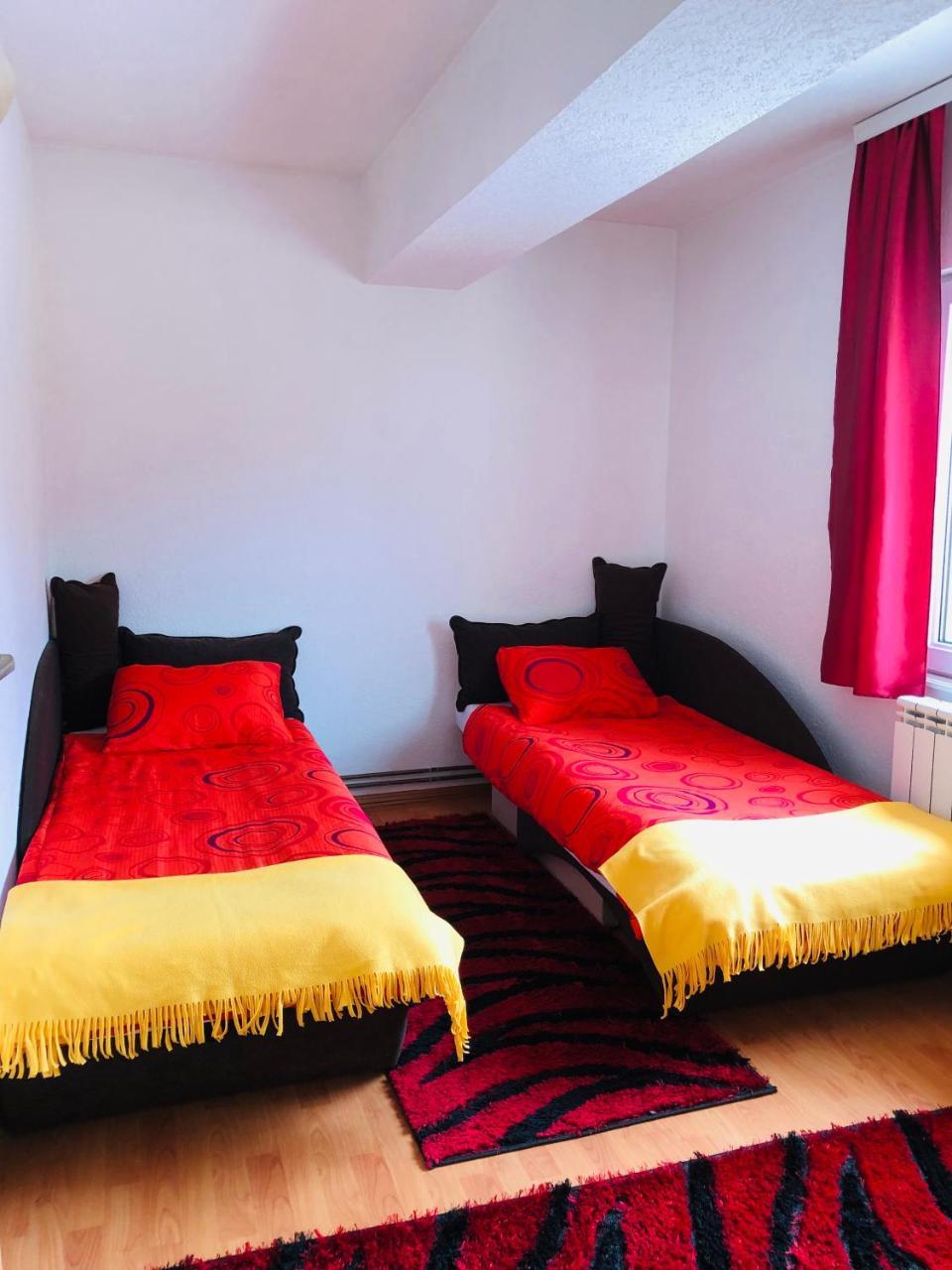 Adella Apartment ซาราเยโว ภายนอก รูปภาพ