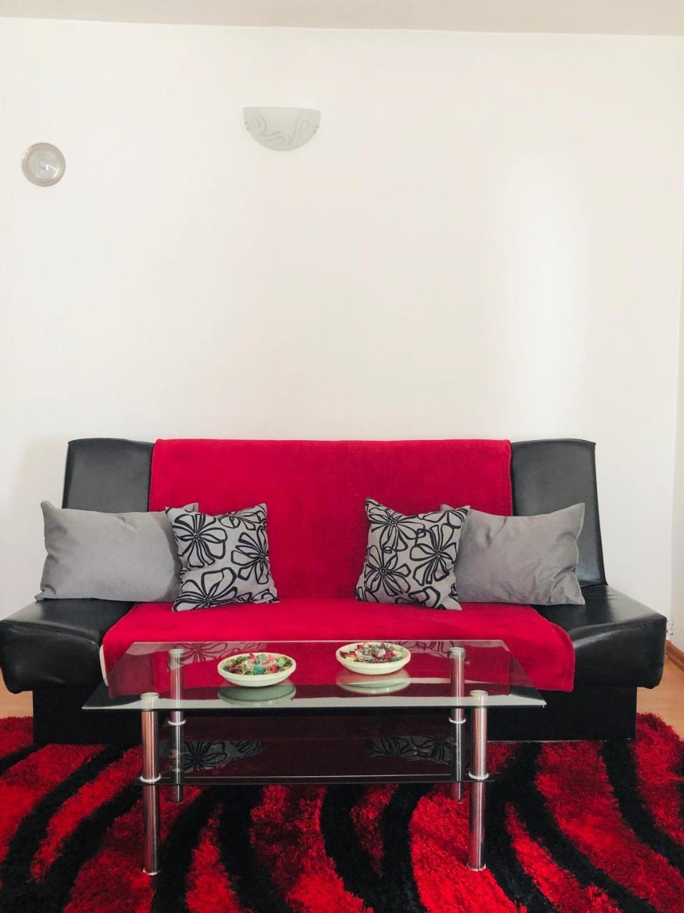 Adella Apartment ซาราเยโว ภายนอก รูปภาพ