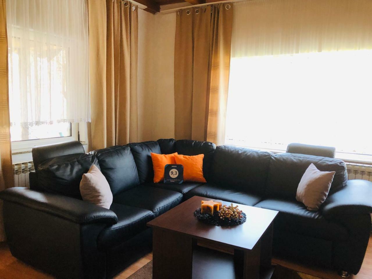 Adella Apartment ซาราเยโว ภายนอก รูปภาพ
