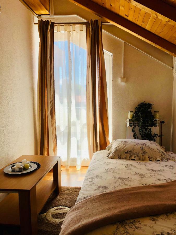 Adella Apartment ซาราเยโว ภายนอก รูปภาพ